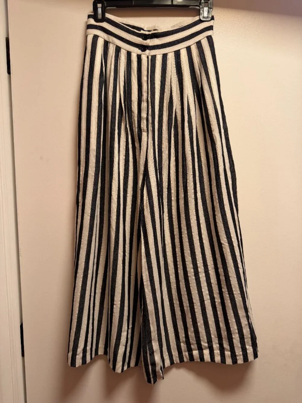 Trending NWT, Sz 6 H&M, Linen Blend Long Line Short, Culotte, Stripe Pattern